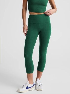 Beyond Yoga Spacedye Walk And Talk High Waisted Capri Legging in Moss Size Med